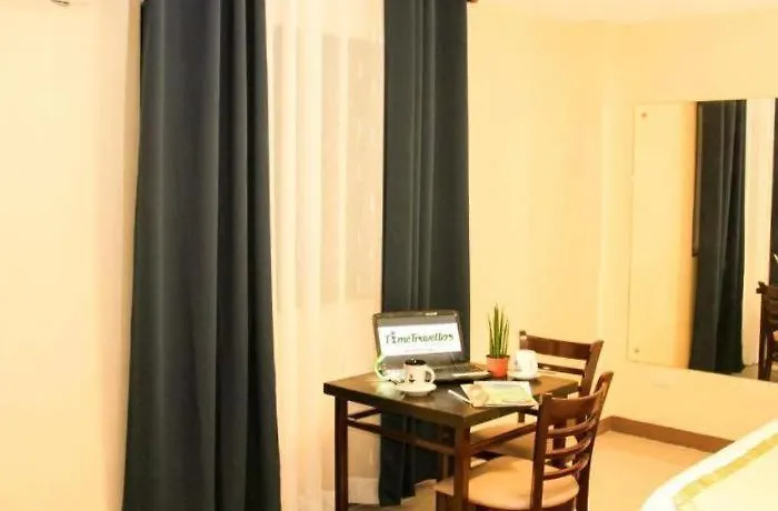 Time Travellers Hotel 2*